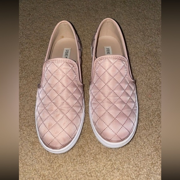 Steve Madden Women's 7.5 Ecentrcq Sneaker. Blush Nylon. Slip On. - Picture 1 of 10